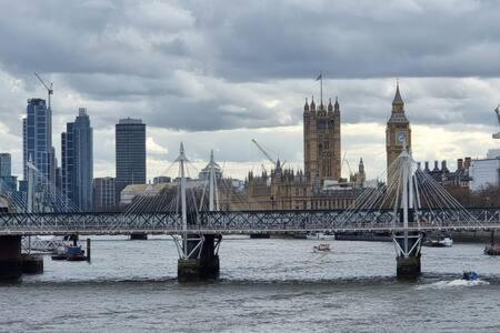 Beautiful Apartment Overlooking A Garden London Eksteriør bilde