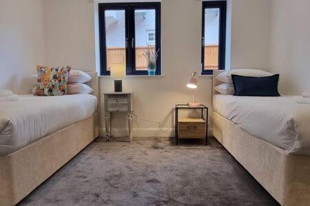Beautiful Apartment Overlooking A Garden London Eksteriør bilde