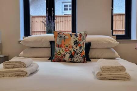 Beautiful Apartment Overlooking A Garden London Eksteriør bilde