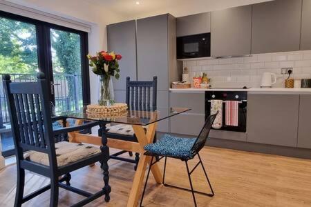 Beautiful Apartment Overlooking A Garden London Eksteriør bilde